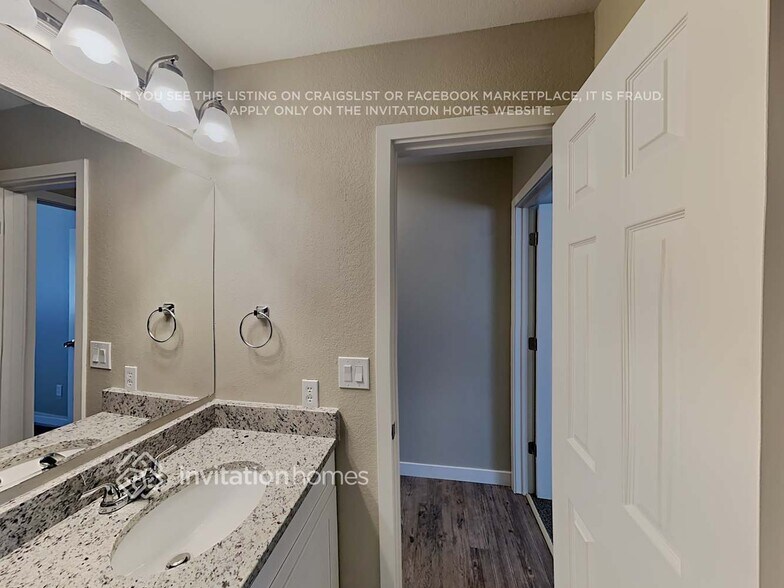 Building Photo - 5648 Hawkesbury Dr