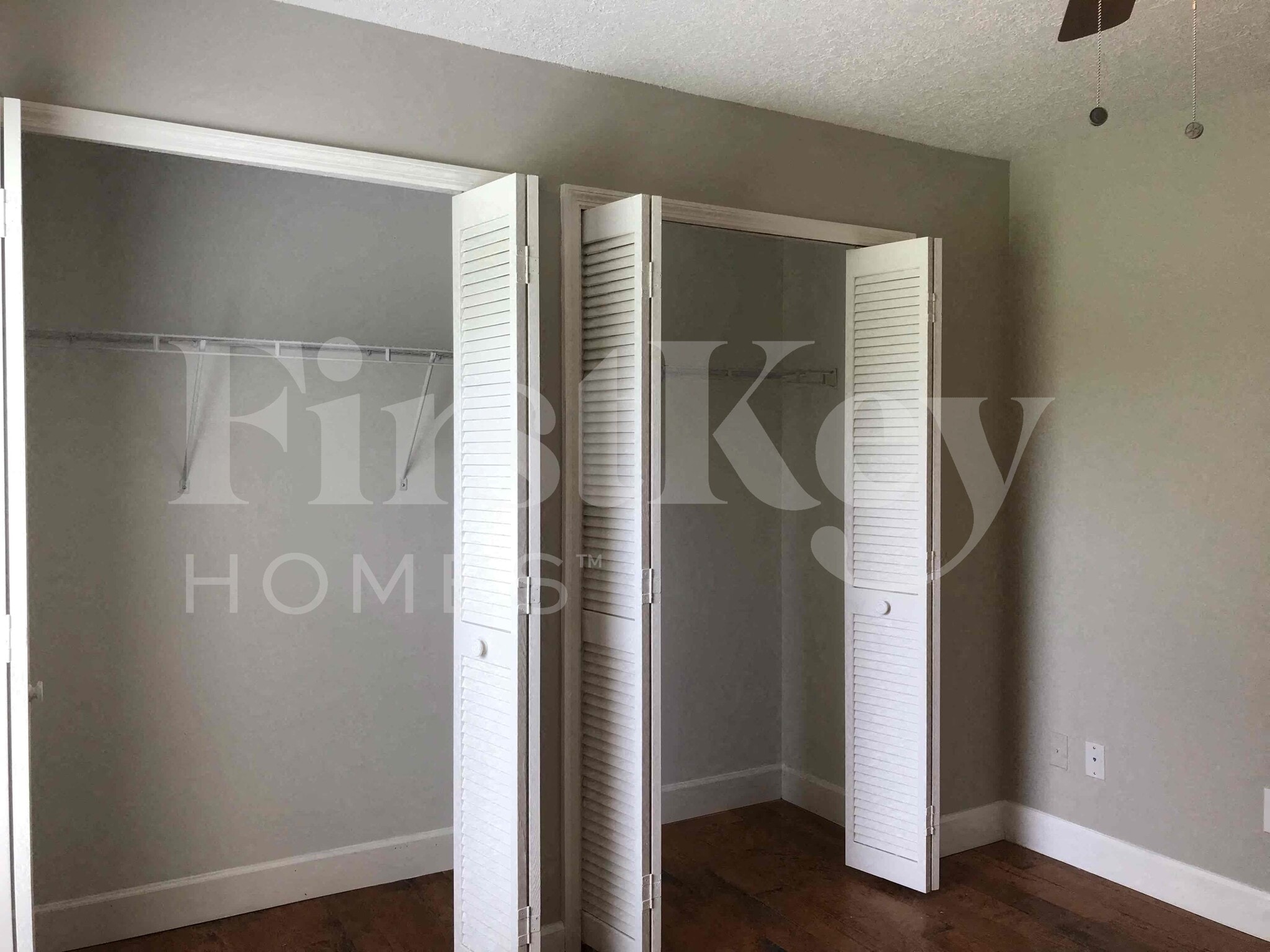 Building Photo - 3600 Molona Dr