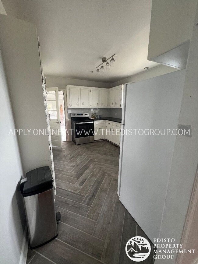Building Photo - Spacious 2-Bedroom Country Home with Expan...
