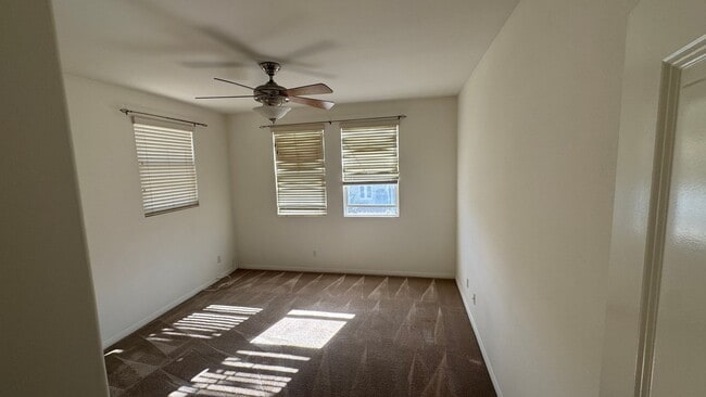 Building Photo - 6 bedroom 4.5 baths in Corona CA