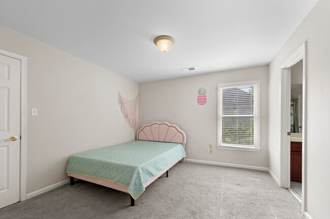Building Photo - 420 Estanaula Rd