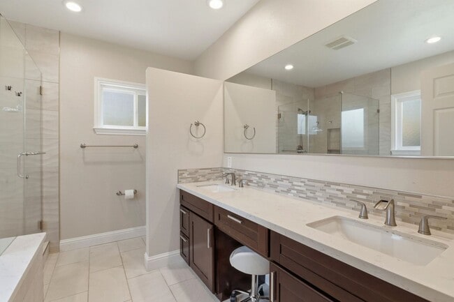 Building Photo - Wow! What a Great Home! Available Soon!