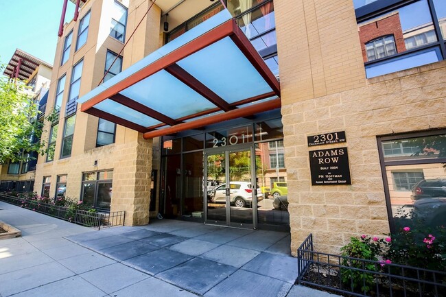 Building Photo - 2 bedroom 2 bath condo in Adams Morgan