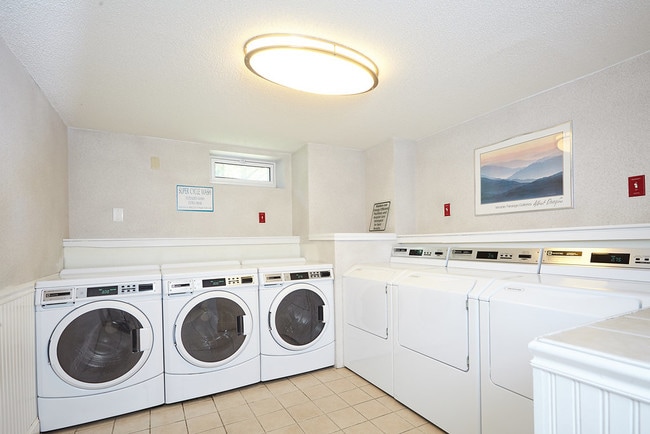 Building Photo - 131 Salmon Brook Dr