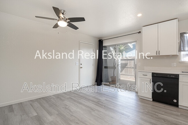 Building Photo - 354 Blossom Dr