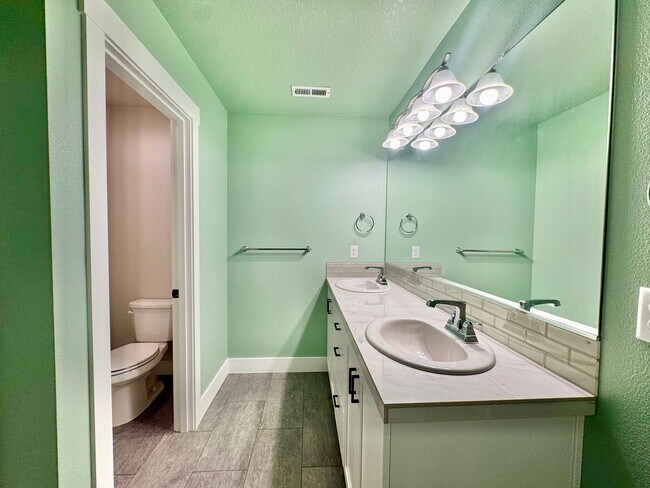 Building Photo - What Beauty! Live with serenity ~ Short distance to the heart of hazel Dell