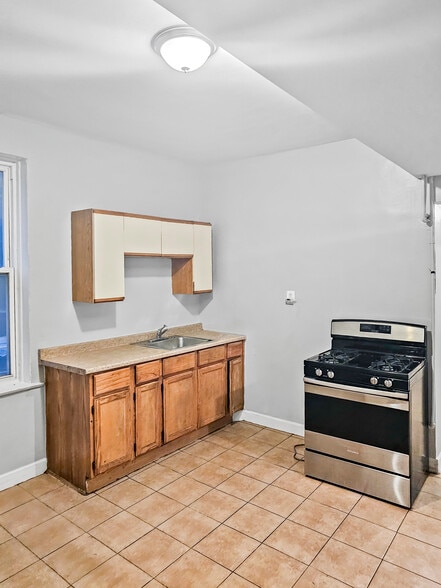 Building Photo - 2628 S Kedzie Ave
