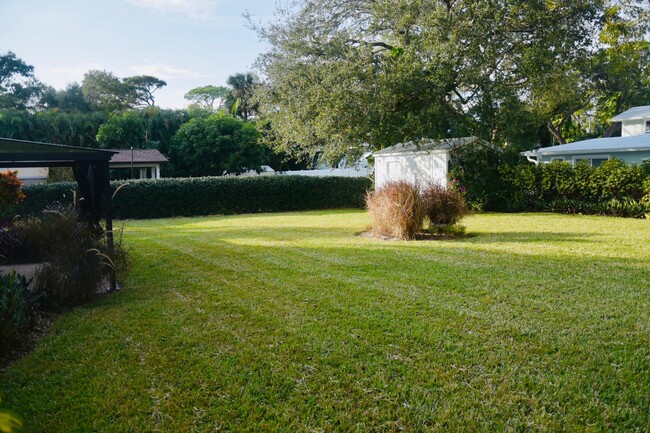 Building Photo - 219 Old Jupiter Beach Rd