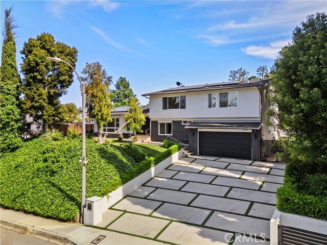 Building Photo - 16544 Park Ln Dr