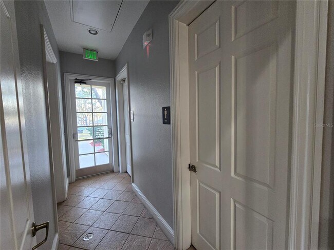 Building Photo - 8919 Legacy Ct