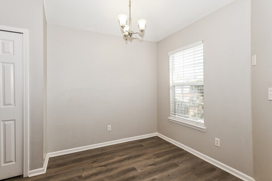 Building Photo - 3578 Caroline Vale Blvd