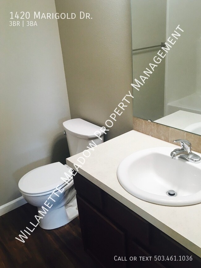 Building Photo - 1420 Marigold Dr