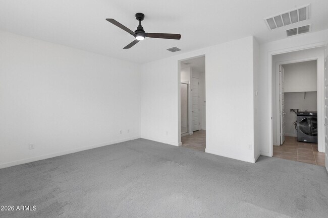Building Photo - 519 S Avocet St