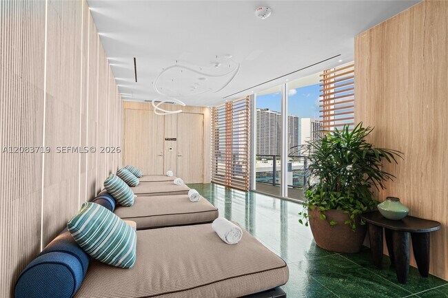 Building Photo - 1400 Biscayne Blvd