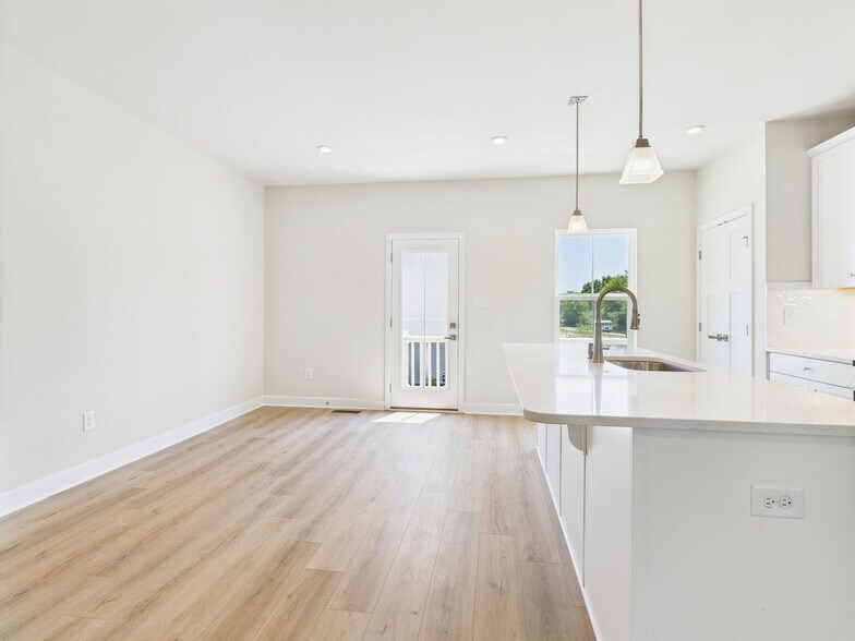 Building Photo - 9600 Laurel Ridge Ct