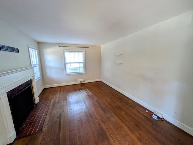 Building Photo - 1004 Lockland Ave