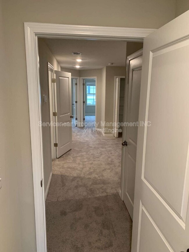 Building Photo - 9625 Pembrooke Pines Dr