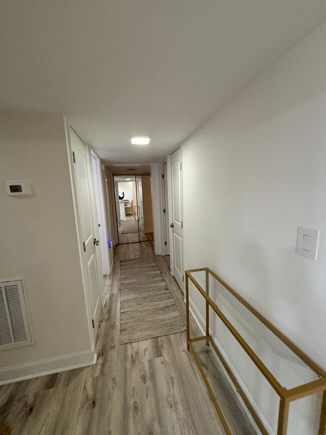 Building Photo - Spacious 3BR/2BA Condo Near UTK – Updated,...