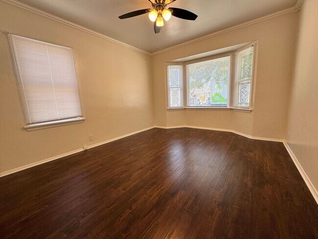 Building Photo - Beautiful Sherman Oaks Home!