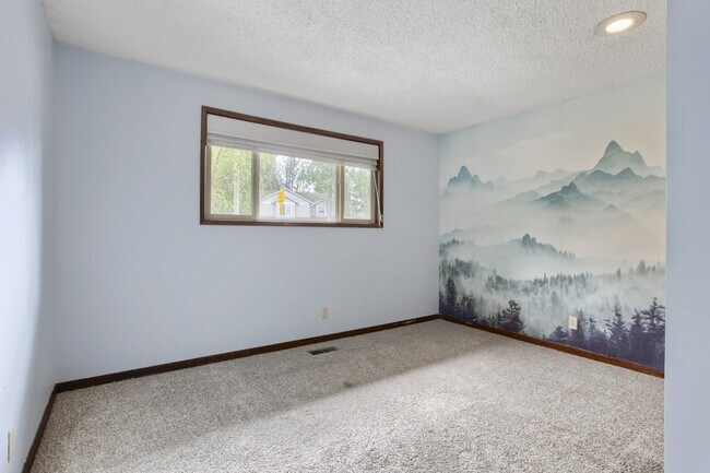 Building Photo - 1707 SW Binford Lake Pkwy