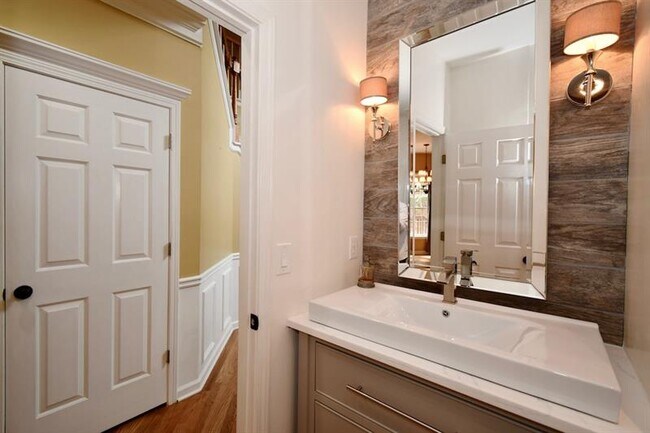 Building Photo - 460 Summer Breeze Ct.