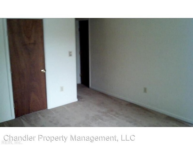 Building Photo - 318 E Little Creek Rd