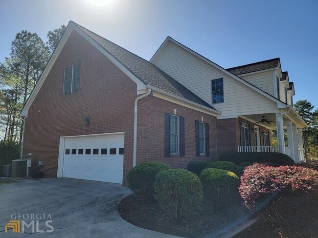 Building Photo - 125 Farmington Dr