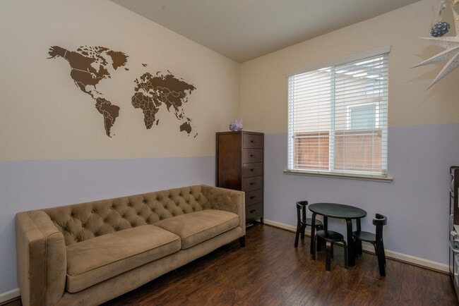 Building Photo - Pristine Harlan Ranch Home