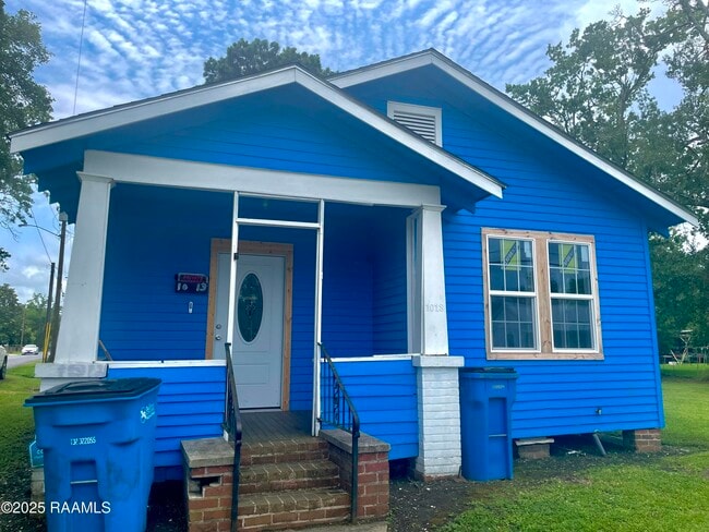 Building Photo - 1013 Iberia St