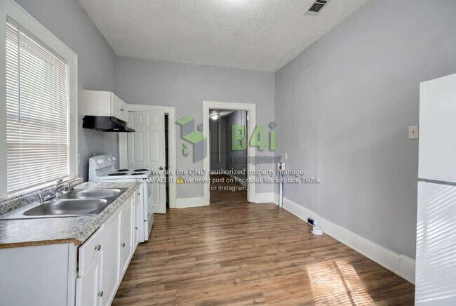 Building Photo - 1240 Rocky Creek Rd
