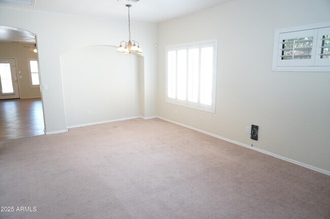 Building Photo - 4077 E Claxton Ave