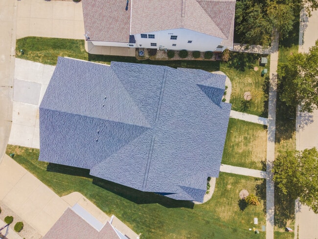 Building Photo - 1613 Belclare Rd