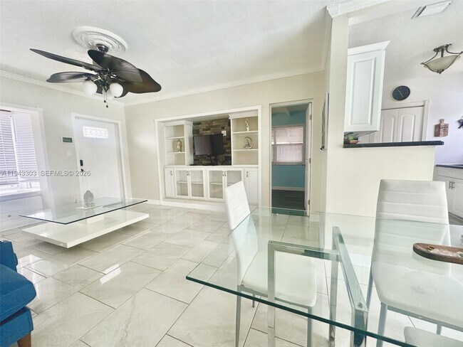 Building Photo - 7021 Scott St