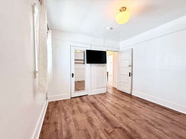 Building Photo - 4187 Denker Ave