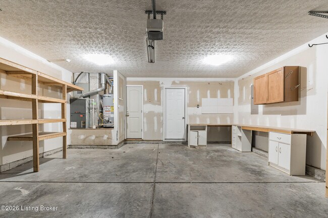 Building Photo - 7121 Blue Stream Ct