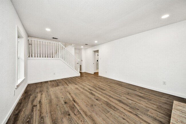 Building Photo - 33 Kittiwake Ct