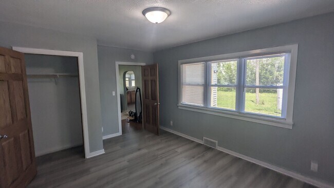 Building Photo - Updated acreage  3 bedroom, 1 bath in Waterloo