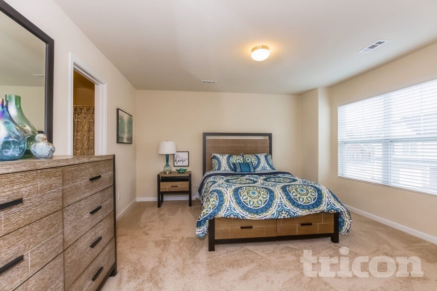 Building Photo - 2075 Aragon Lane