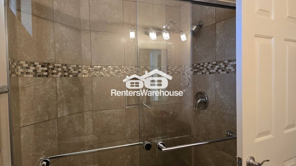 Building Photo - 311 E Suntree St