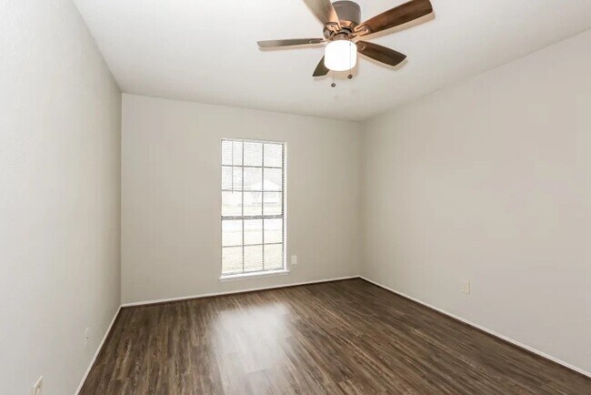 Building Photo - 6830 Kearney Dr