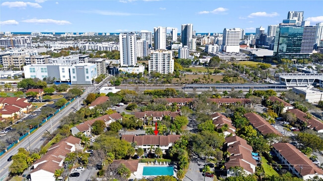 Building Photo - 340 City View Dr