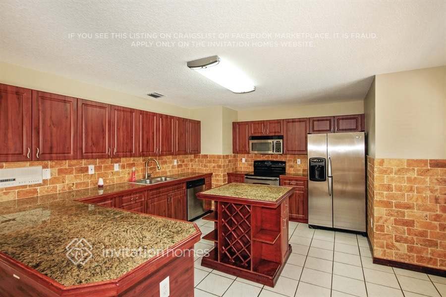 Building Photo - 17111 SW 153rd Pl