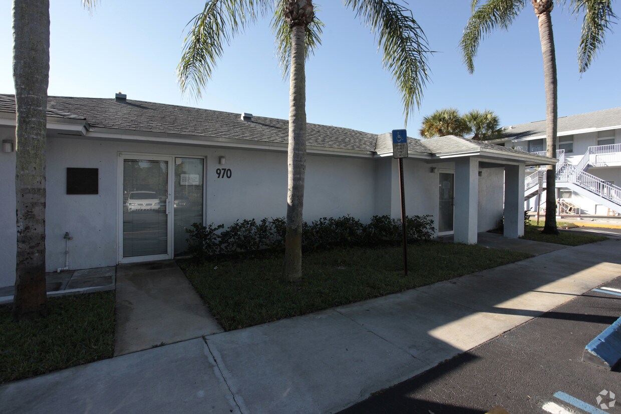 Apollo Terrace Hollywood Fl Apartment Finder