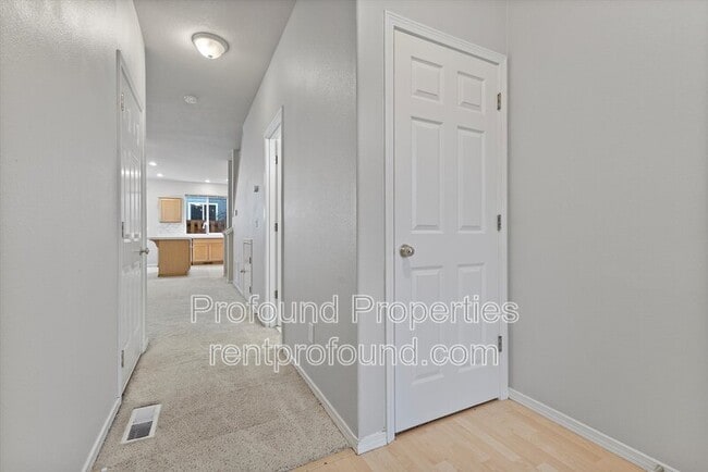 Building Photo - 17634 SW September Ln