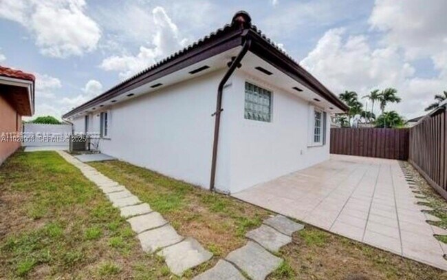 Building Photo - 3748 SW 148th Pl