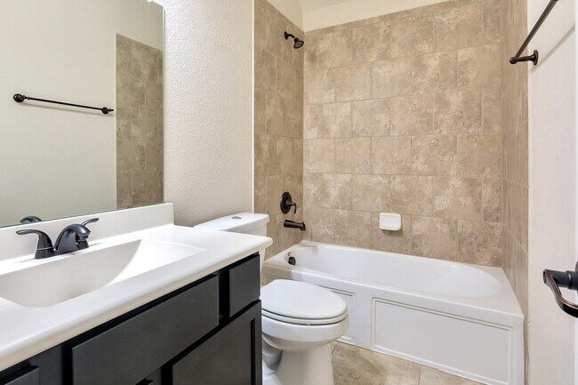 Building Photo - 42 Sawbridge Ct