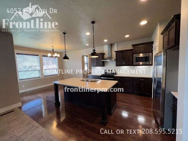 Building Photo - 4053 E Tahiti Dr
