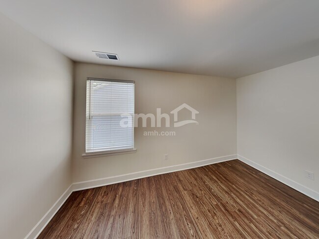 Building Photo - 4308 Longfellow Dr