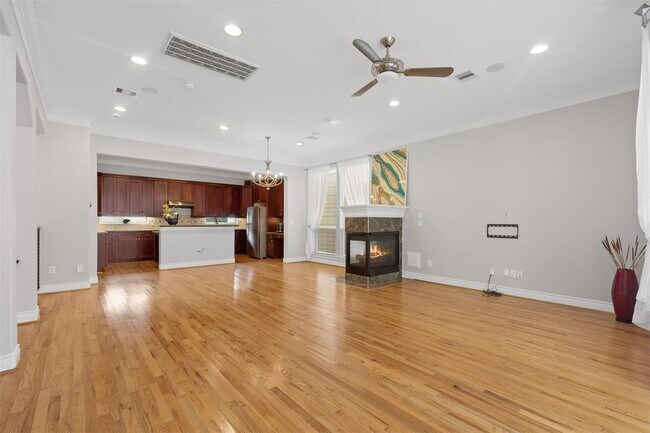 Building Photo - 5518 Crooms St