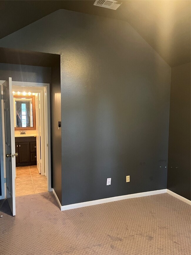 Building Photo - 11302 Meadowchase Dr